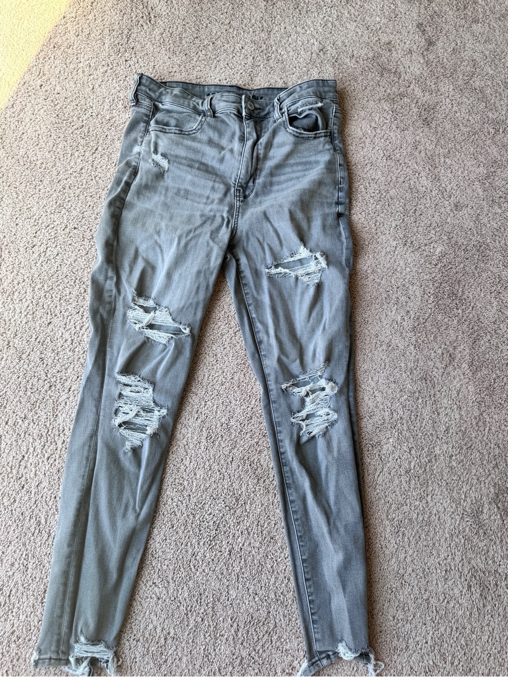 American Eagle Outfitters Gray Distressed Skinny Jeans